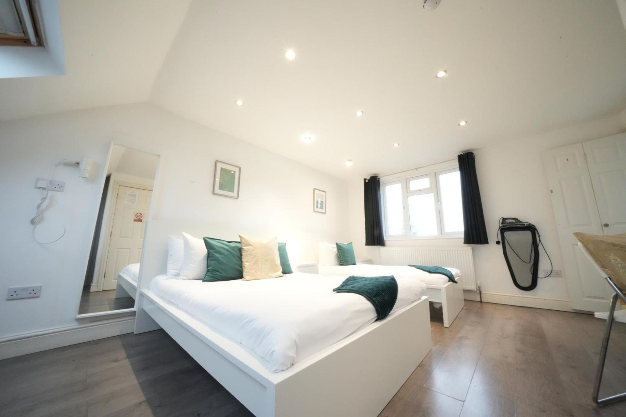 Grand Airport Ensuites Harmondsworth Exteriér fotografie
